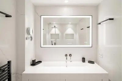 Salle de bains dans l'établissement Charming oasis with terrace 4 BD- 8P - Cannes
