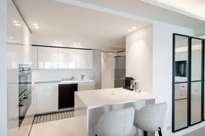 Cuisine ou kitchenette dans l'établissement Charming oasis with terrace 4 BD- 8P - Cannes