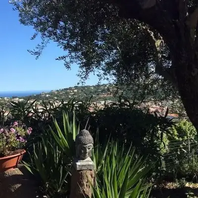 Chez LINAT - Paisible appartement avec jardin et vue mer