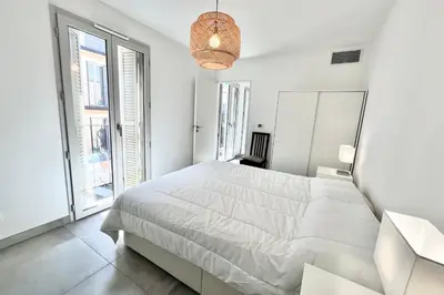 Un ou plusieurs lits dans un hébergement de l'établissement VIEIL ANTIBES - 4 couchages - Parking privé
