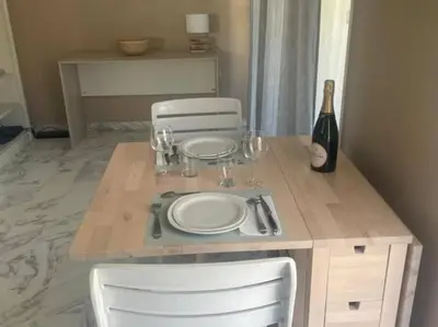 Cuisine ou kitchenette dans l'établissement Studio AC with Balcony by Olidesi