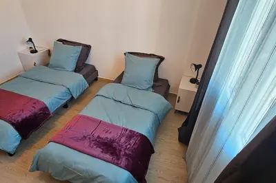Un ou plusieurs lits dans un hébergement de l'établissement Trois pièces au cœur d'Antibes ! proche plage et parking a disposition