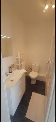 Salle de bains dans l'établissement Antibes beau studio lumineux