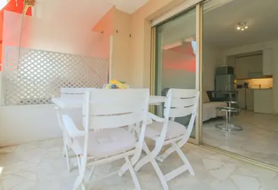 Coin salon dans l'établissement Le Navarre By ApiRent #Terrasse #Ascenseur #Wifi