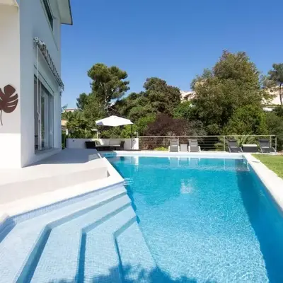 Grande villa californienne calme près de la mer