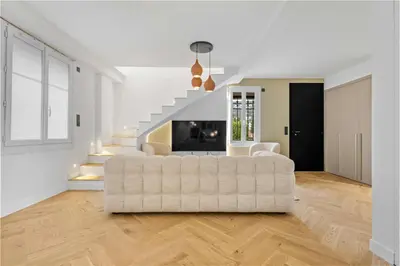 Télévision ou salle de divertissement dans l'établissement Luxueuse Villa L'Olivier Cannes 4 chambres jacuzzi
