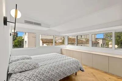 Un ou plusieurs lits dans un hébergement de l'établissement Luxueuse Villa L'Olivier Cannes 4 chambres jacuzzi