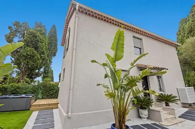 Jardin de l'établissement Luxueuse Villa L'Olivier Cannes 4 chambres jacuzzi