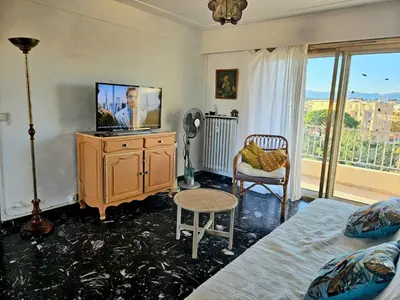 Télévision ou salle de divertissement dans l'établissement 3P Vue Mer Centre Ville
