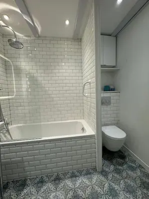 Salle de bains dans l'établissement ARAZY - Superb duplex old Antibes very central, AC, terrace