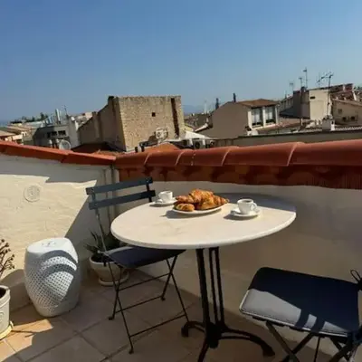 ARAZY - Superb duplex old Antibes very central