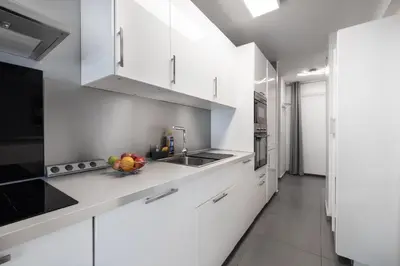 Cuisine ou kitchenette dans l'établissement Suite Ioana - Appartement à Cannes