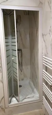Salle de bains dans l'établissement Grand T2 Meublé-Juan Pins-Logt8