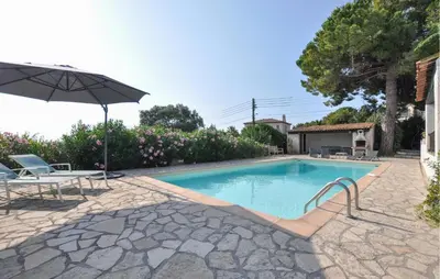 Piscine de l'établissement Lovely Home In Antibes ou située à proximité