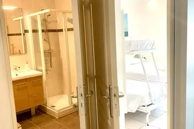 Salle de bains dans l'établissement Villa Paloma city center