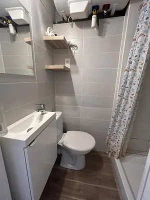 Salle de bains dans l'établissement Studio ANTIBES CENTRE