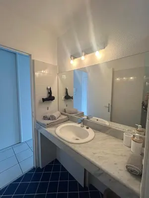 Salle de bains dans l'établissement Seaside Serenity - Antibes - Beachfront Apartment -