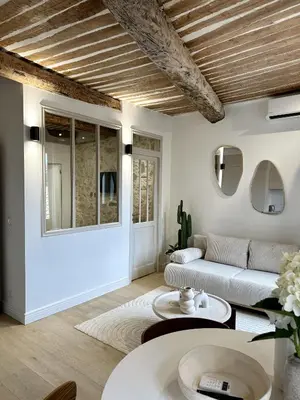 Coin salon dans l'établissement New Charming Apartment Old Town