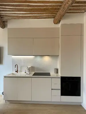 Cuisine ou kitchenette dans l'établissement New Charming Apartment Old Town