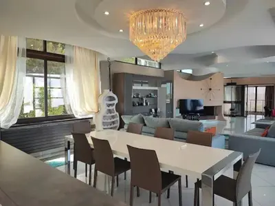 Coin salon dans l'établissement Villa Emilia, vue mer, Super-Cannes