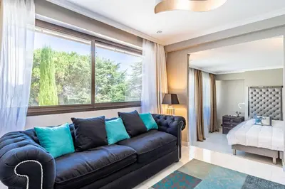 Un ou plusieurs lits dans un hébergement de l'établissement Villa Emilia, vue mer, Super-Cannes