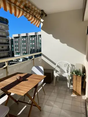 Balcon ou terrasse dans l'établissement studio standing cannes croisette