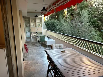 Balcon ou terrasse dans l'établissement Appartement T2 bord de mer