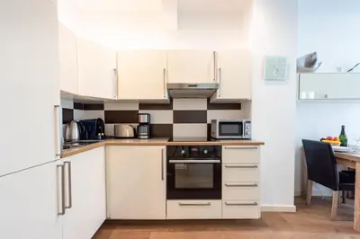 Cuisine ou kitchenette dans l'établissement Cannes 1-Br Apartment in the Carré d’Or