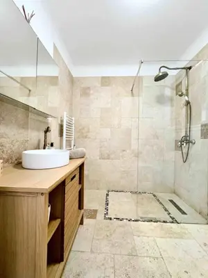 Salle de bains dans l'établissement Les Naïades