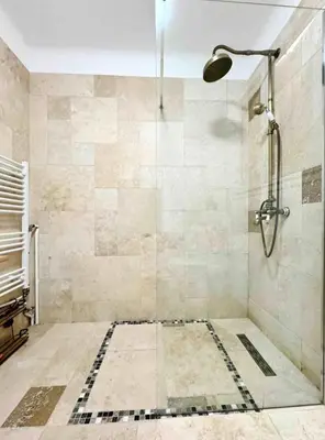 Salle de bains dans l'établissement Les Naïades