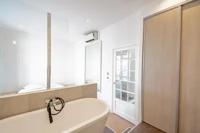 Salle de bains dans l'établissement Bel appartement avec balcon centre ville