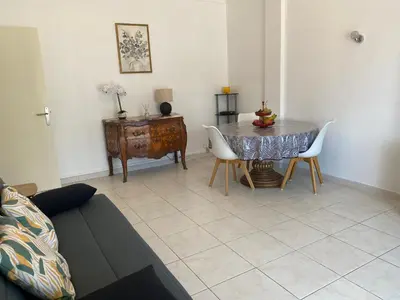 Coin salon dans l'établissement Charming apartment in the centre of Cannes