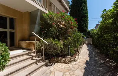 Jardin de l'établissement Studio Fenelon terrasse et Parking Cannes