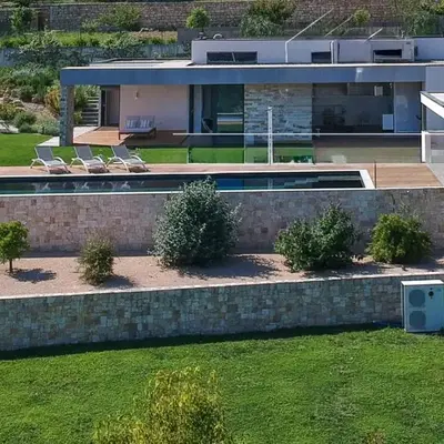 Villa contemporaine classée 5 étoiles avec piscine Antibes