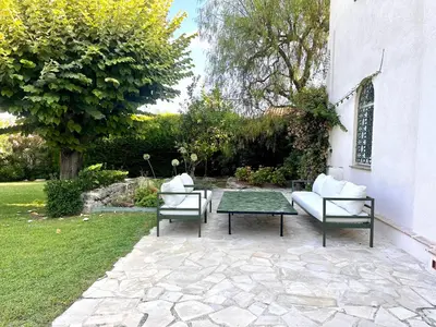 Tennis de table au sein de l'établissement Villa El Sol Antibes ou à proximité