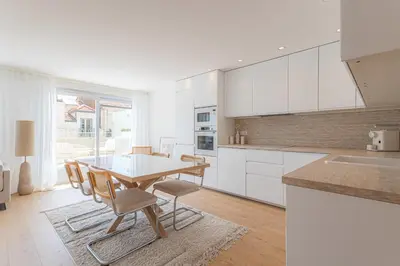 Cuisine ou kitchenette dans l'établissement Sublime 3 pièces entièrement rénové dans le centre de Cannes