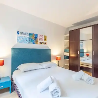 LB Vacation Rentals I Spacious 2BR Apartment with Terrace