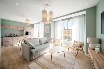 Coin salon dans l'établissement REF 1943 - Cannes Centre - Apartment for rent