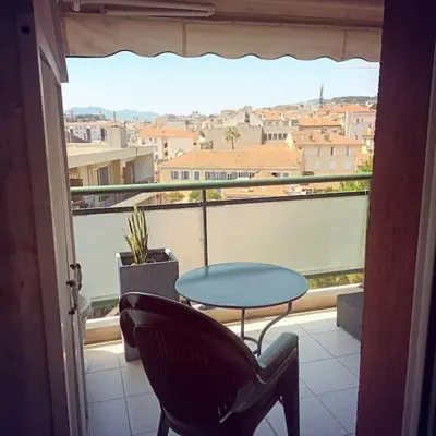 Balcon ou terrasse dans l'établissement Apt calme 2 chambres vue dégagée
