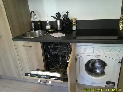 Cuisine ou kitchenette dans l'établissement Adorable studio vieil Antibes