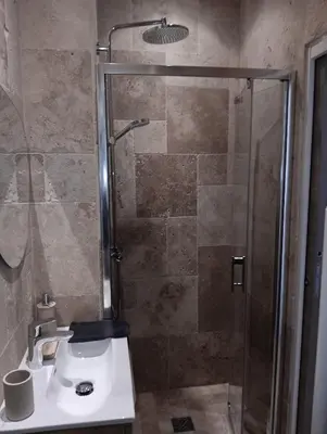Salle de bains dans l'établissement Adorable studio vieil Antibes