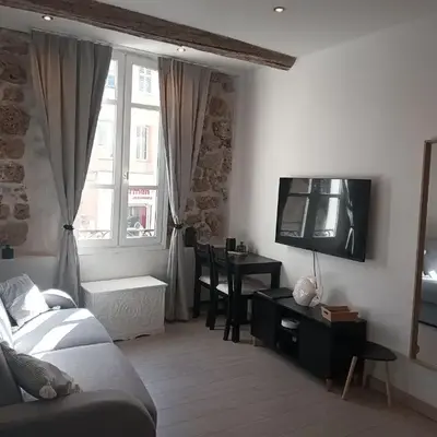 Adorable studio vieil Antibes