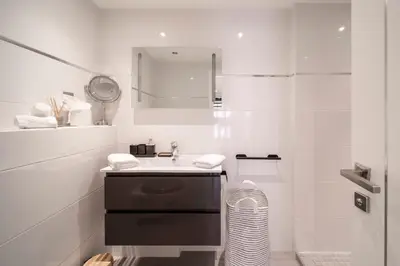 Salle de bains dans l'établissement Triplex Gallia Luxe Cannes