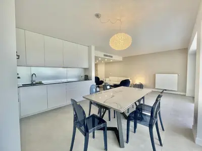 Cuisine ou kitchenette dans l'établissement Verdalia luxury 3 bedroom by Welcome to Cannes