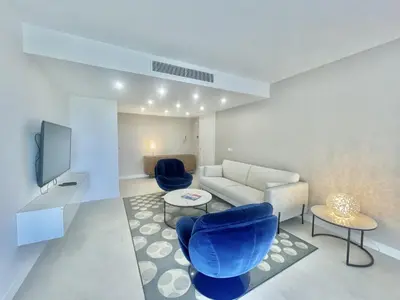 Télévision ou salle de divertissement dans l'établissement Verdalia luxury 3 bedroom by Welcome to Cannes