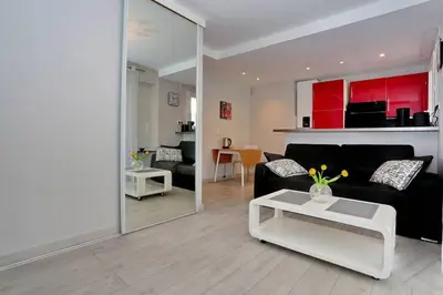 Plan de l'établissement T2 centre-ville Banane à Cannes avec grande terrasse