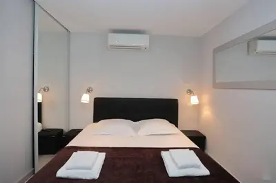 Plan de l'établissement T2 centre-ville Banane à Cannes avec grande terrasse