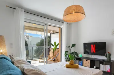 Télévision ou salle de divertissement dans l'établissement L'Eden - Calme - Parking - WIFI - Plage