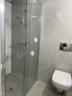 Salle de bains dans l'établissement Bas de villa prestations haut de gamme