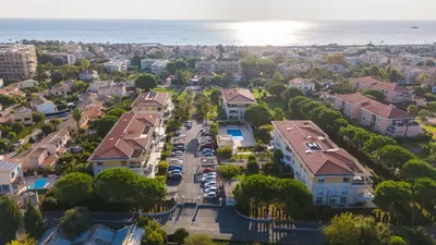 Plan de l'établissement Proche Thalazur et plages, Parking privé, Piscine